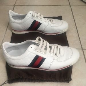 Gucci dress shoes in great condition. Barely worn